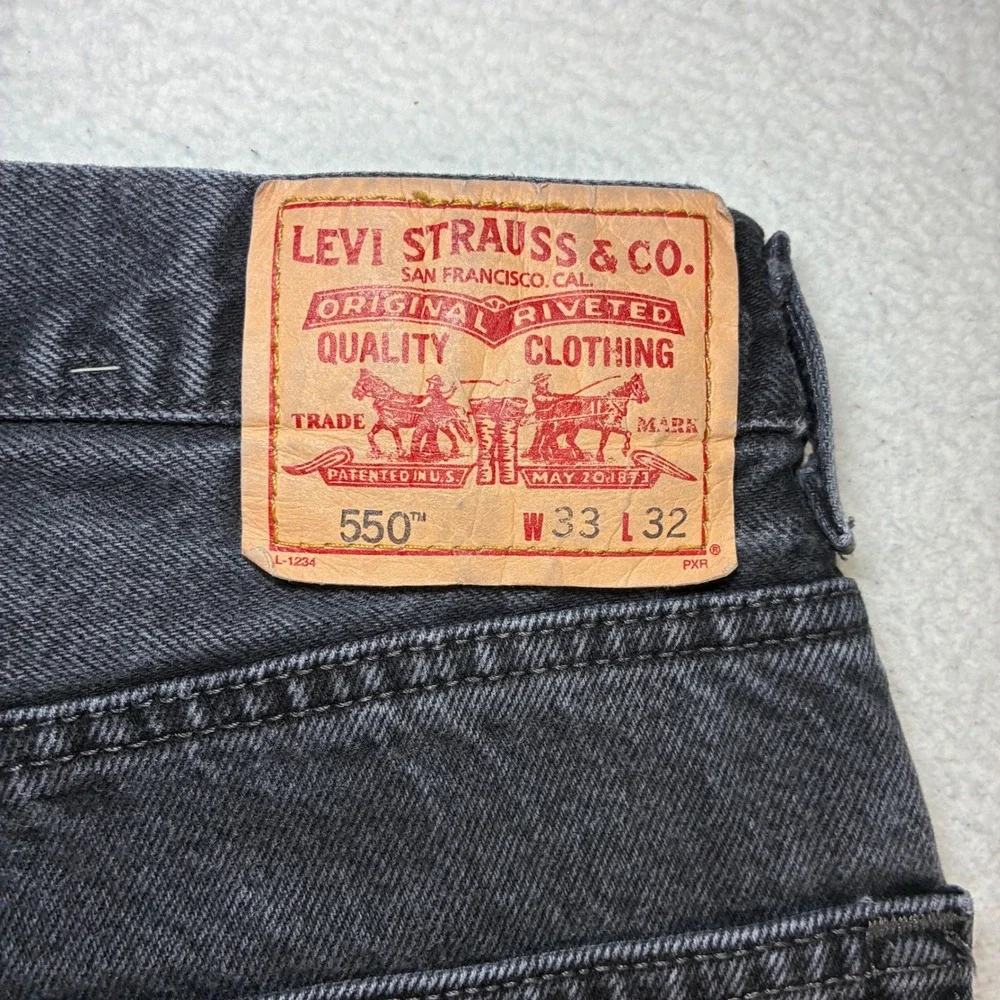 Lot of 2 Vintage Levis 550 Relaxed Jeans Men 33x32 Blue Black Faded Tapered Y2K